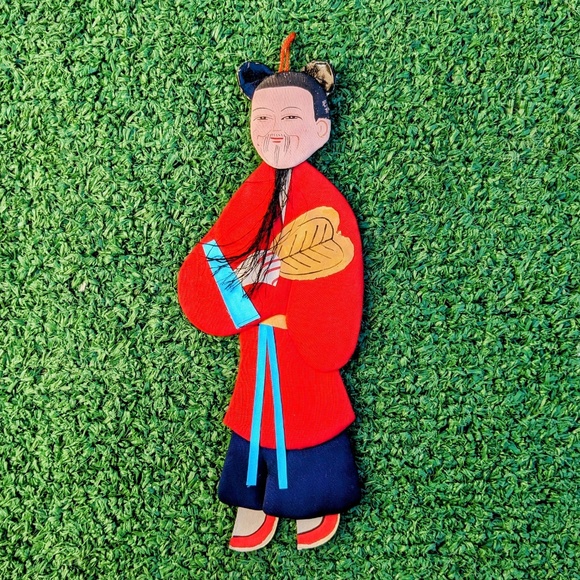 7 Vintage Silk Art Asian Traditional Dress Chinese 1970s Hanging Decoration Set - Picture 4 of 9